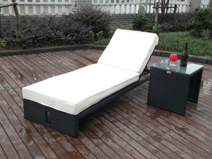 3051 PE rattan lounger