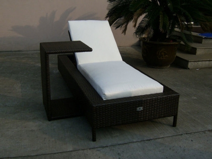 3044 PE rattan lounger