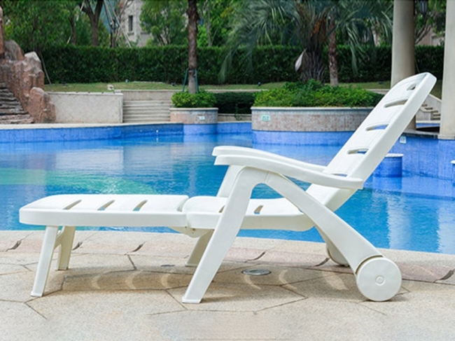 3010 plastic lounger